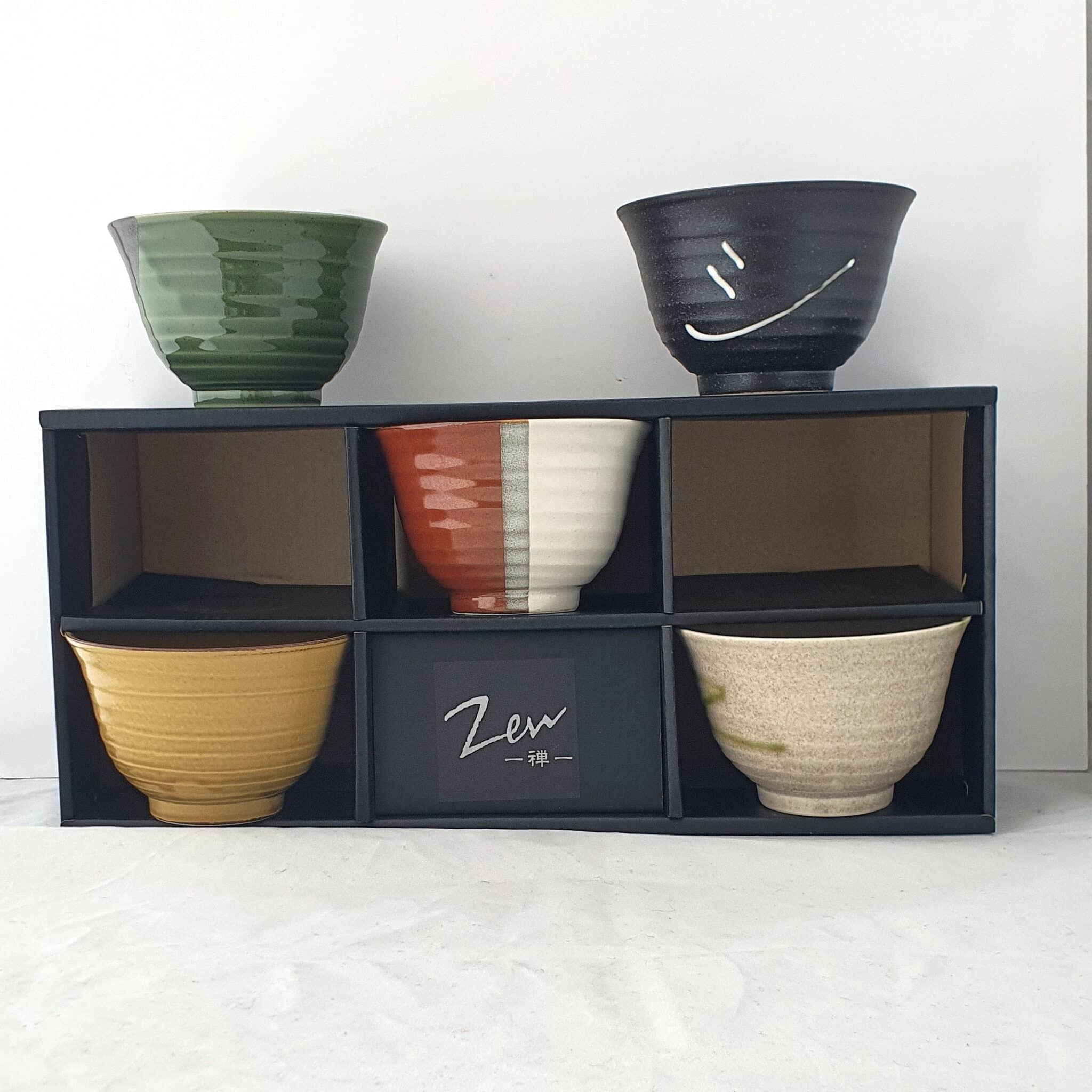 Coffret de 5 bols en céramique assortis fait au Japon